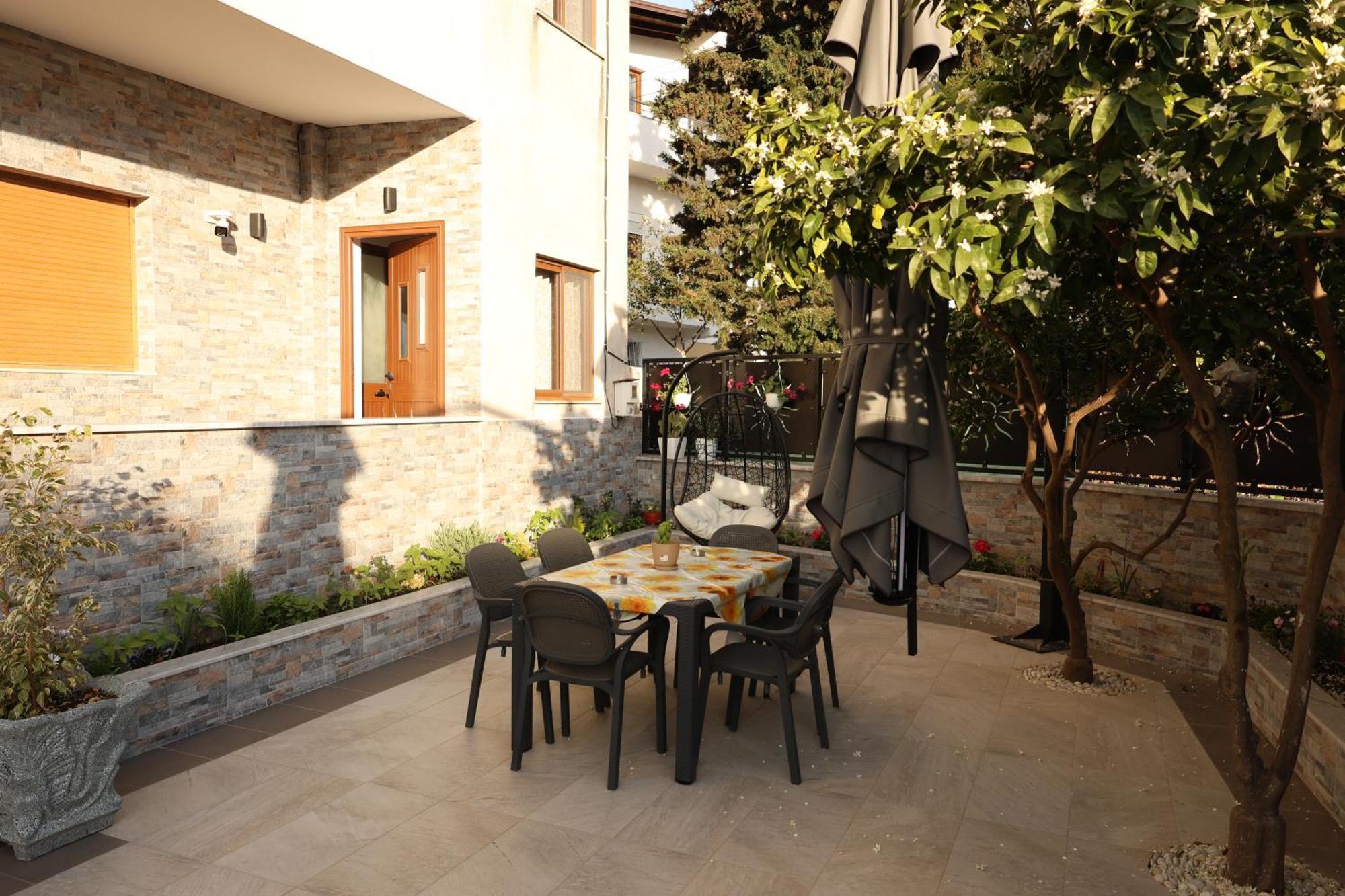 Vila Eljus Durrës Exterior foto